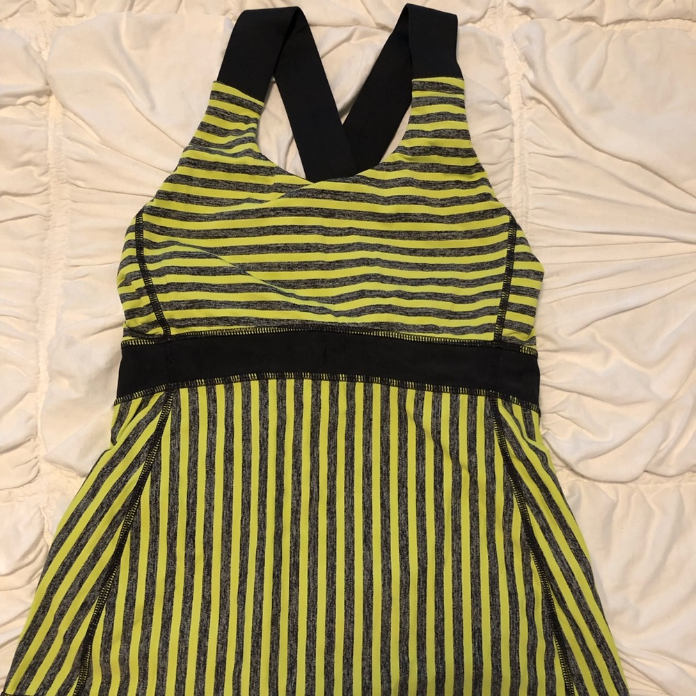 Lululemon workout top